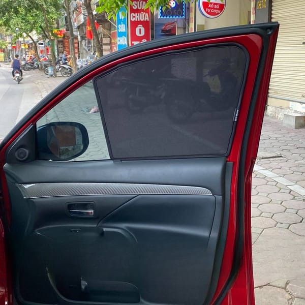 MITSUBISHI OUTLANDER custom-fit car window sun shades — photo 2