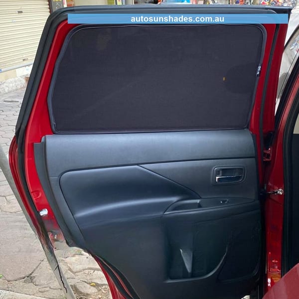 MITSUBISHI OUTLANDER custom-fit car window sun shades — photo 3