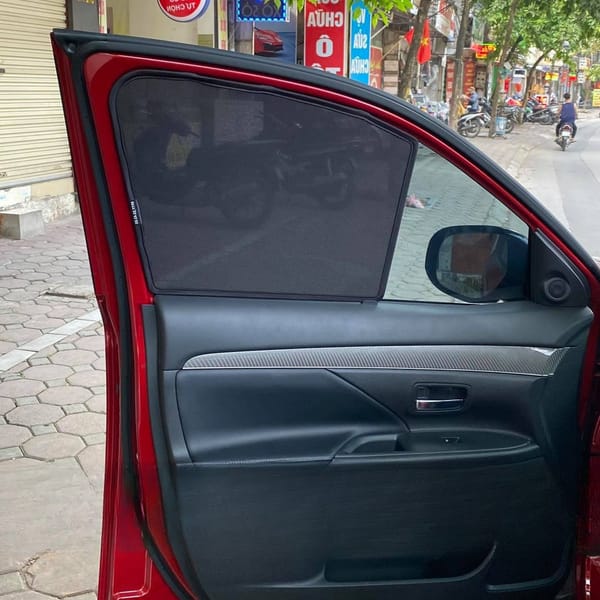 MITSUBISHI OUTLANDER custom-fit car window sun shades — photo 4