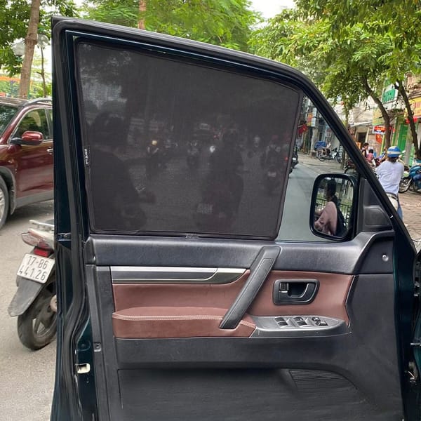 MITSUBISHI PAJERO V73 2000-2006 custom-fit car window sun shades — photo 2