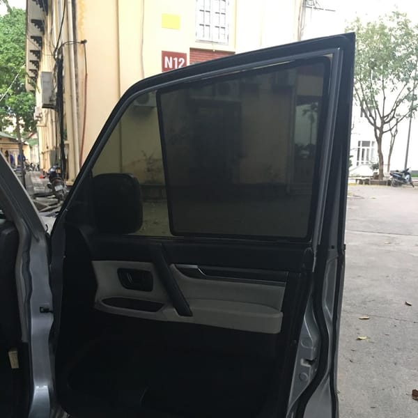 MITSUBISHI PAJERO V73 2000-2006 custom-fit car window sun shades — photo 8