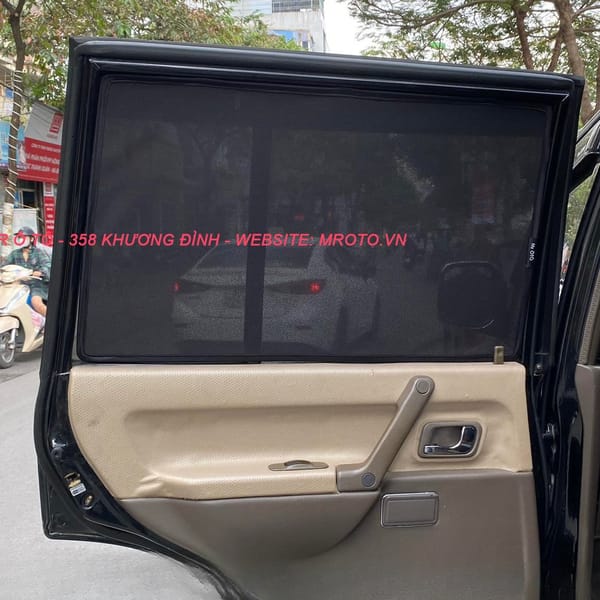 MITSUBISHI PAJERO V45 1994-1999 custom-fit car window sun shades — photo 1