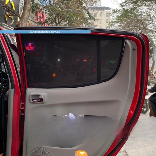 MITSUBISHI TRITON 2008-2015 custom-fit car window sun shades — photo 3