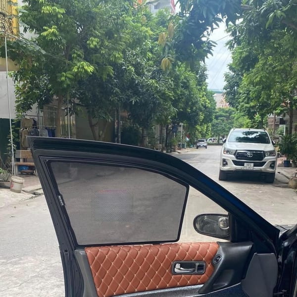 NISSAN BLUEBIRD custom-fit car window sun shades — photo 4