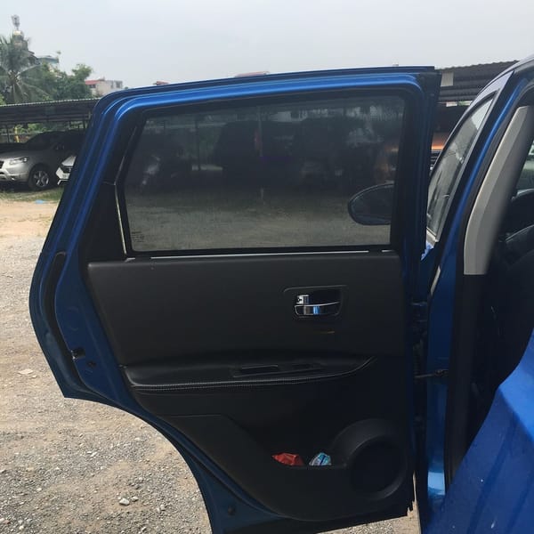 NISSAN QASHQAI 5 seats custom-fit car window sun shades — photo 1