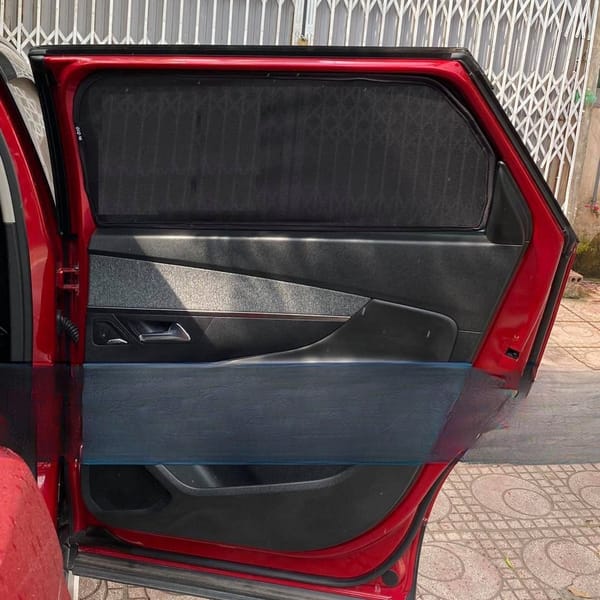 PEUGEOT 5008 custom-fit car window sun shades — photo 8