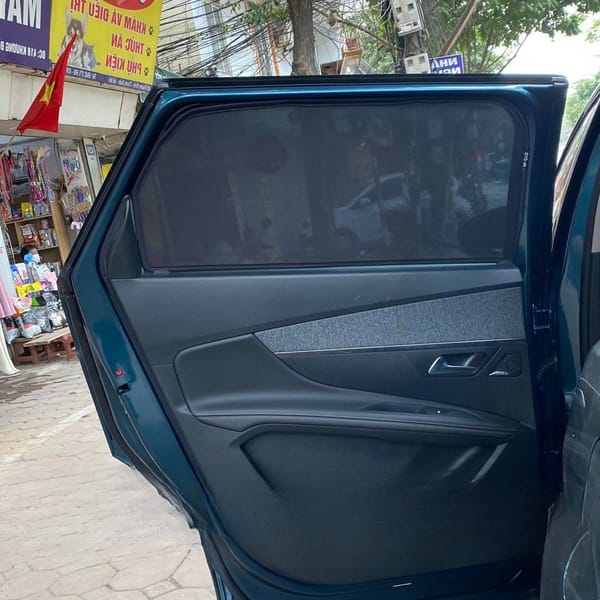 PEUGEOT 5008 custom-fit car window sun shades — photo 10