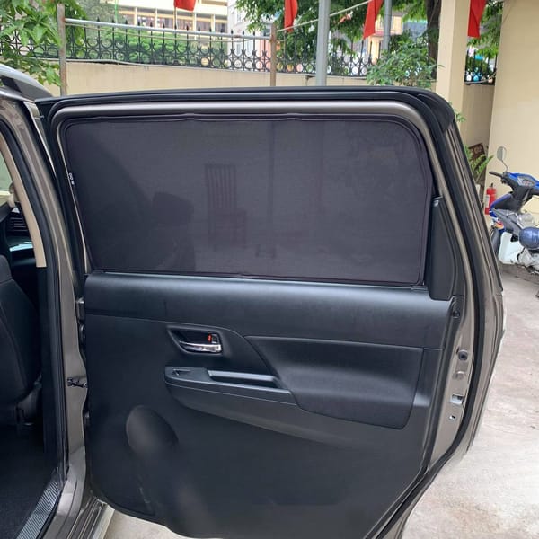 SUZUKI XL7 custom-fit car window sun shades — photo 1