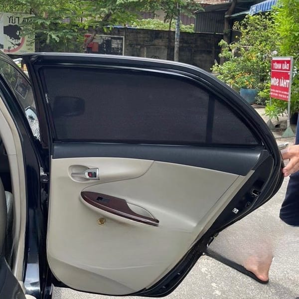 TOYOTA COROLLA 2008-2014 custom-fit car window sun shades — photo 11