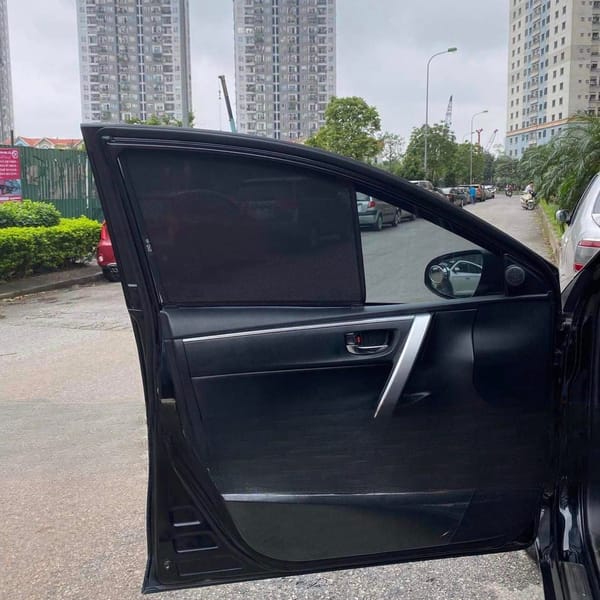 TOYOTA COROLLA 2015-2022 custom-fit car window sun shades — photo 2