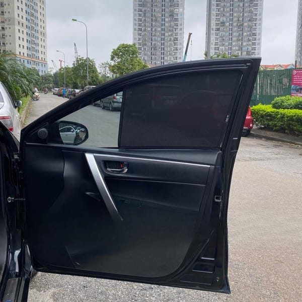 TOYOTA COROLLA 2015-2022 custom-fit car window sun shades — photo 4