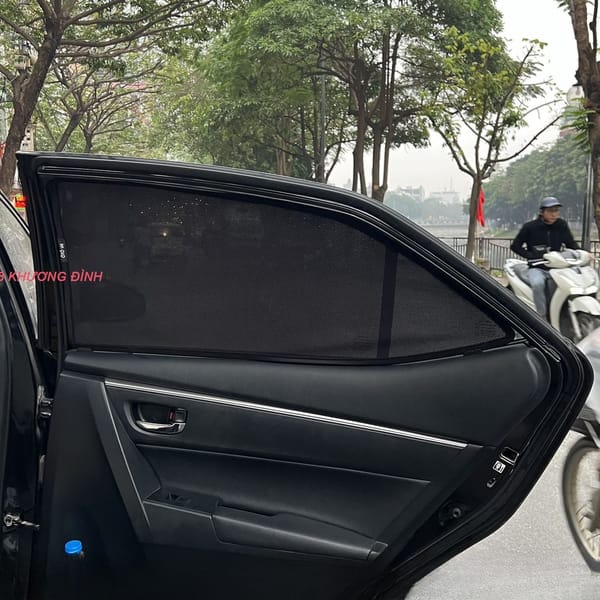 TOYOTA COROLLA 2015-2022 custom-fit car window sun shades — photo 7