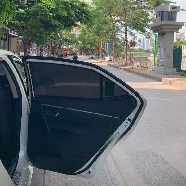 TOYOTA COROLLA 2015-2022 custom-fit car window sun shades — photo 11