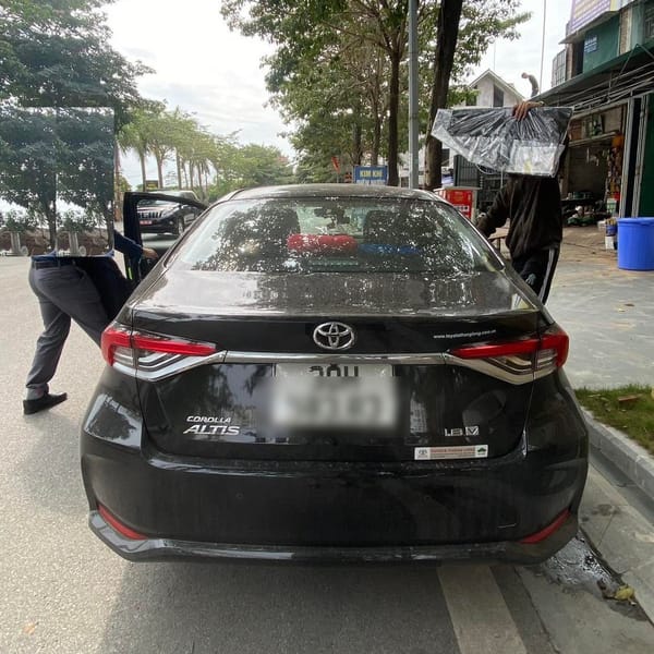TOYOTA COROLLA 2023-2025 custom-fit car window sun shades — photo 2