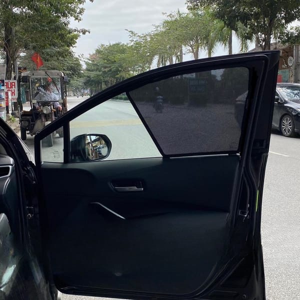 TOYOTA COROLLA 2023-2025 custom-fit car window sun shades — photo 3
