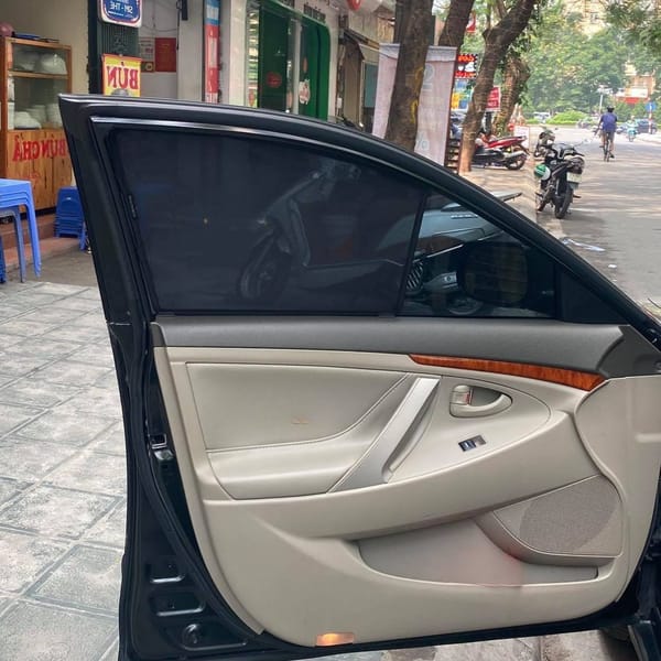 TOYOTA CAMRY LE 2007-2012 custom-fit car window sun shades — photo 3