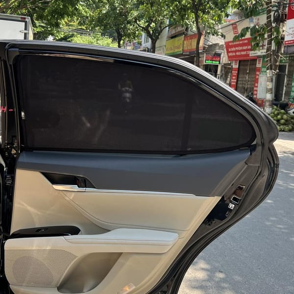 TOYOTA CAMRY 2018-2024 custom-fit car window sun shades — photo 1