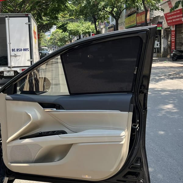 TOYOTA CAMRY 2018-2024 custom-fit car window sun shades — photo 2