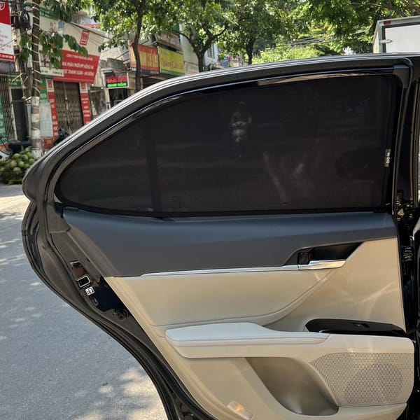 TOYOTA CAMRY 2018-2024 custom-fit car window sun shades — photo 3