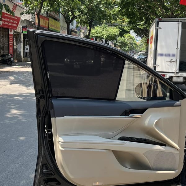 TOYOTA CAMRY 2018-2024 custom-fit car window sun shades — photo 4