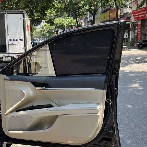 TOYOTA CAMRY 2018-2024 custom-fit car window sun shades — photo 10