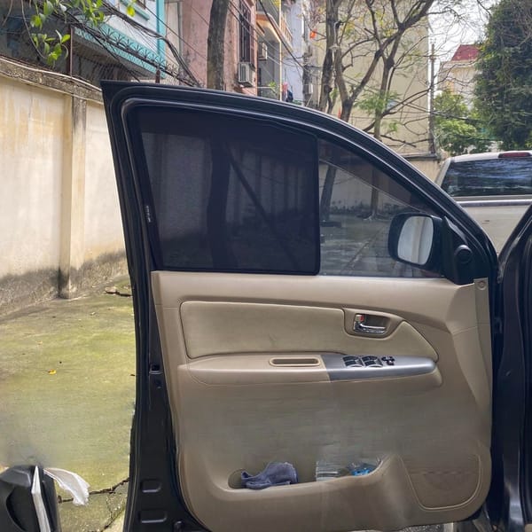 TOYOTA FORTUNER 2007-2016 custom-fit car window sun shades — photo 2