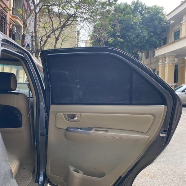 TOYOTA FORTUNER 2007-2016 custom-fit car window sun shades — photo 3