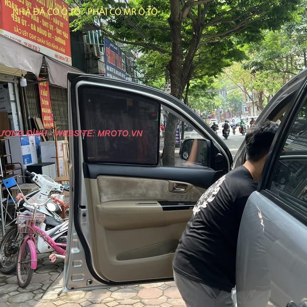 TOYOTA FORTUNER 2007-2016 custom-fit car window sun shades — photo 8