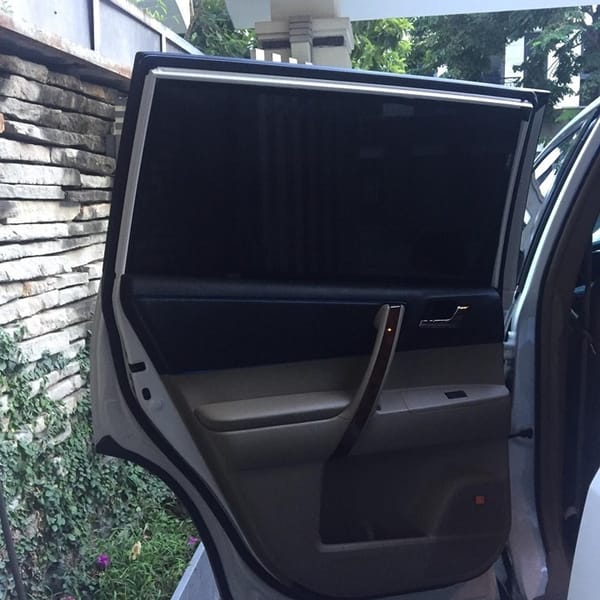 TOYOTA KLUGER 2008-2014 custom-fit car window sun shades — photo 3