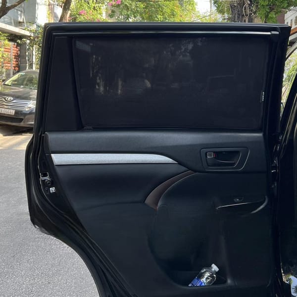 TOYOTA KLUGER 2014-2020 custom-fit car window sun shades — photo 1