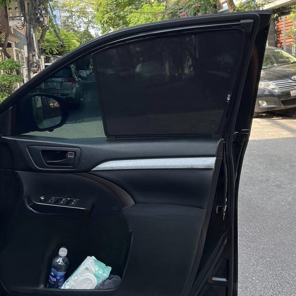 TOYOTA KLUGER 2014-2020 custom-fit car window sun shades — photo 4