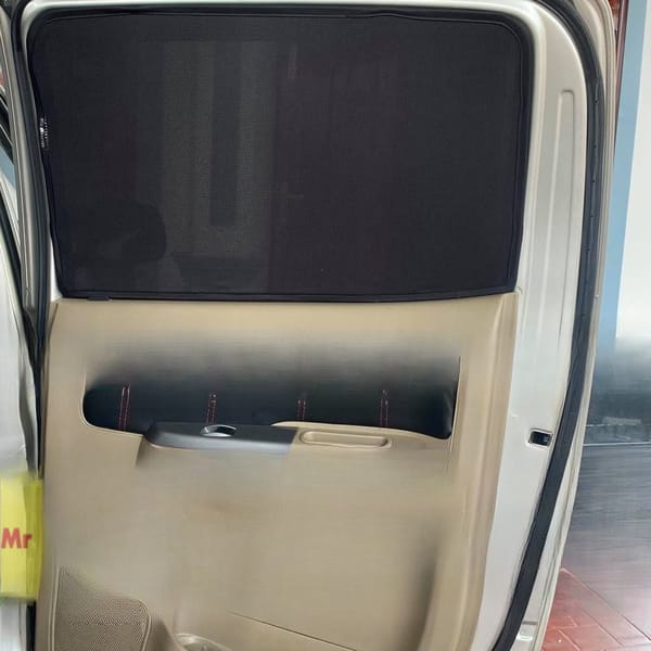 TOYOTA HILUX 2007-2015 custom-fit car window sun shades — photo 1