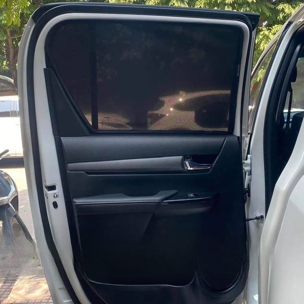 TOYOTA HILUX 2019-2025 custom-fit car window sun shades — photo 7