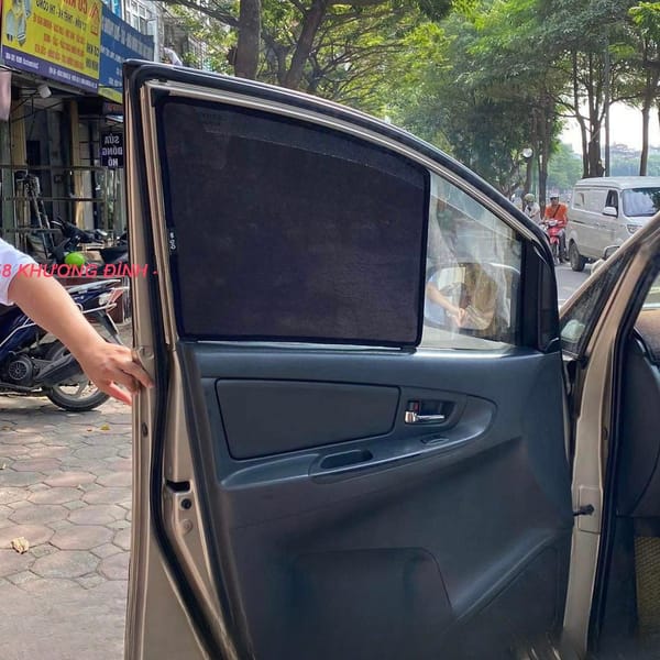TOYOTA INNOVA 2006-2015 custom-fit car window sun shades — photo 5