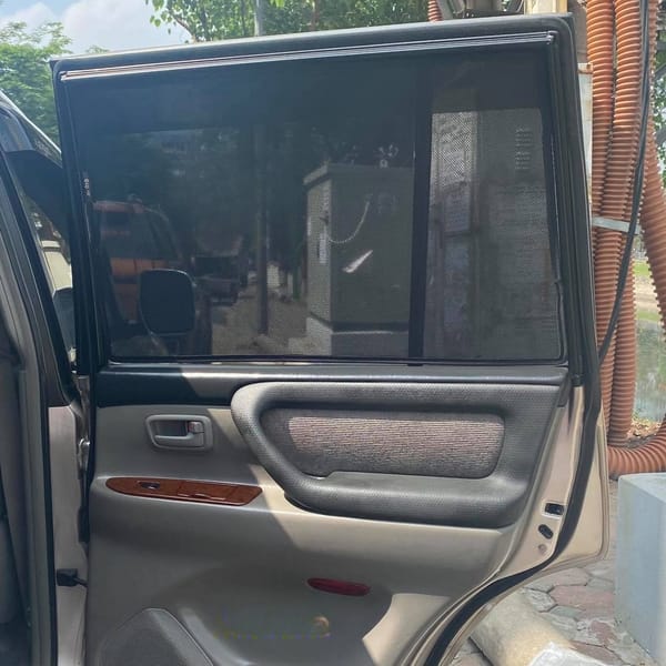TOYOTA LAND CRUISER (LC100) 2000-2010 custom-fit car window sun shades — photo 3