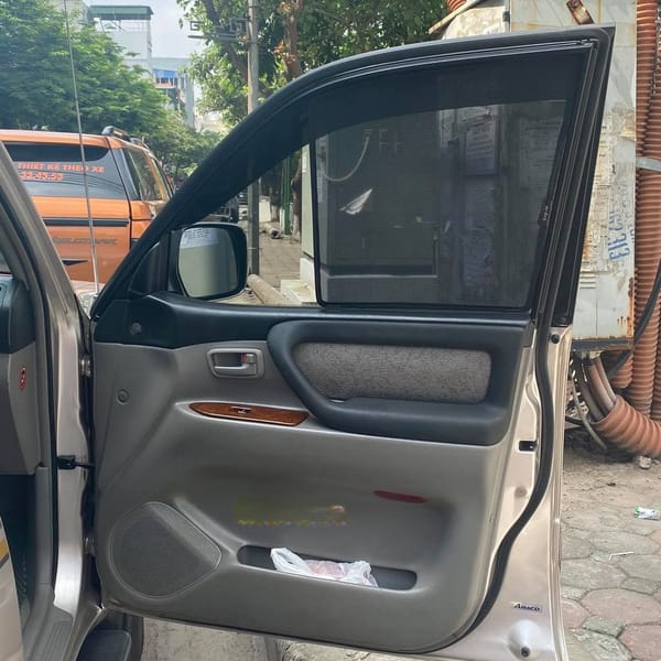 TOYOTA LAND CRUISER (LC100) 2000-2010 custom-fit car window sun shades — photo 4