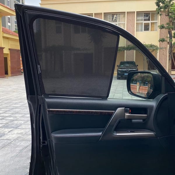 TOYOTA LAND CRUISER (LC200) 2011-2021 custom-fit car window sun shades — photo 2