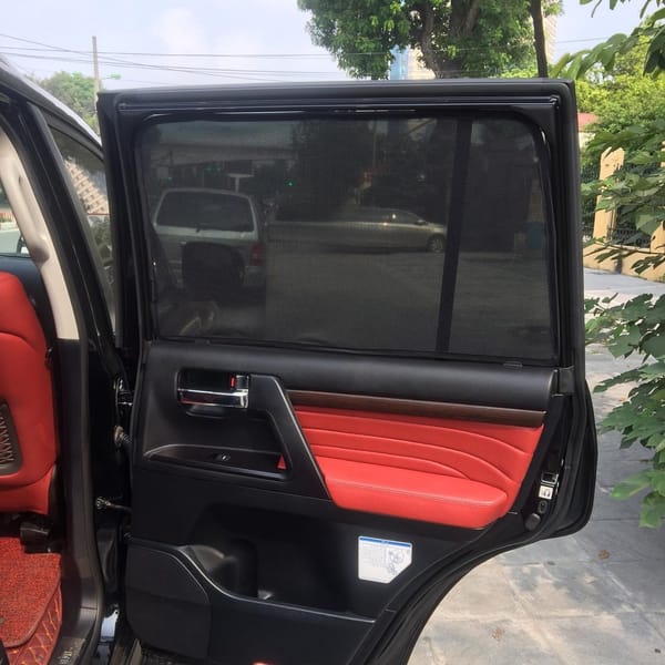TOYOTA LAND CRUISER (LC200) 2011-2021 custom-fit car window sun shades — photo 7