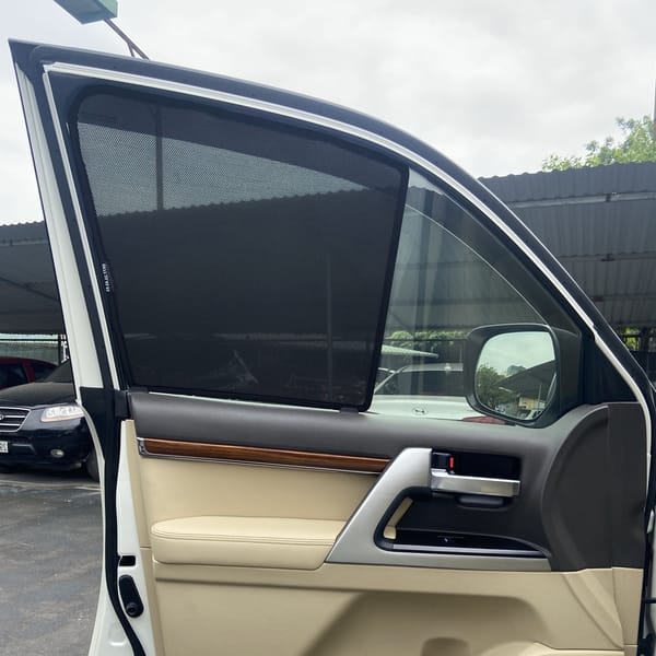 TOYOTA LAND CRUISER (LC200) 2011-2021 custom-fit car window sun shades — photo 12