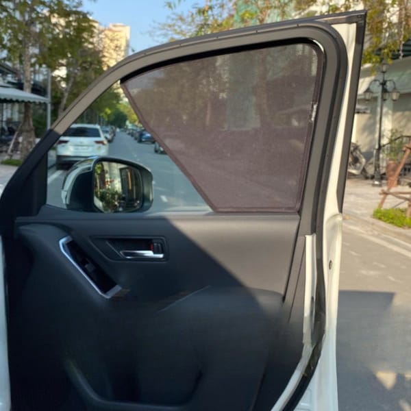TOYOTA LAND CRUISER (LC300) 2022-2026 custom-fit car window sun shades — photo 4