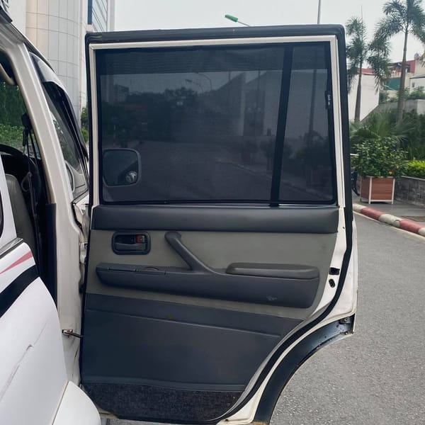TOYOTA LAND CRUISER (LC80) 1990-1999 custom-fit car window sun shades — photo 1