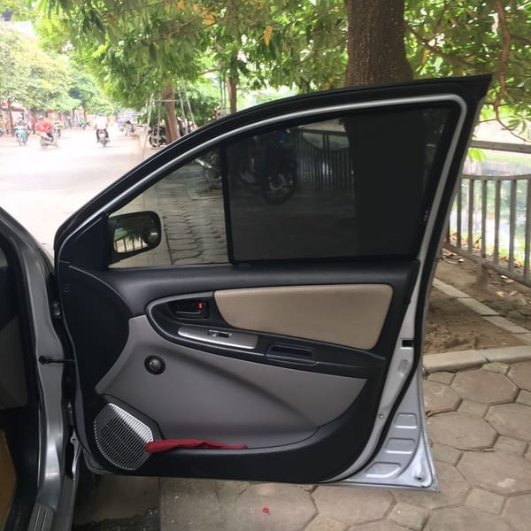TOYOTA YARIS SEDAN / VIOS 2003-2007 custom-fit car window sun shades — photo 1