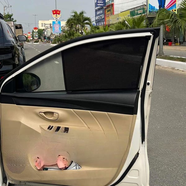 TOYOTA YARIS SEDAN / VIOS 2013-2018 custom-fit car window sun shades — photo 8