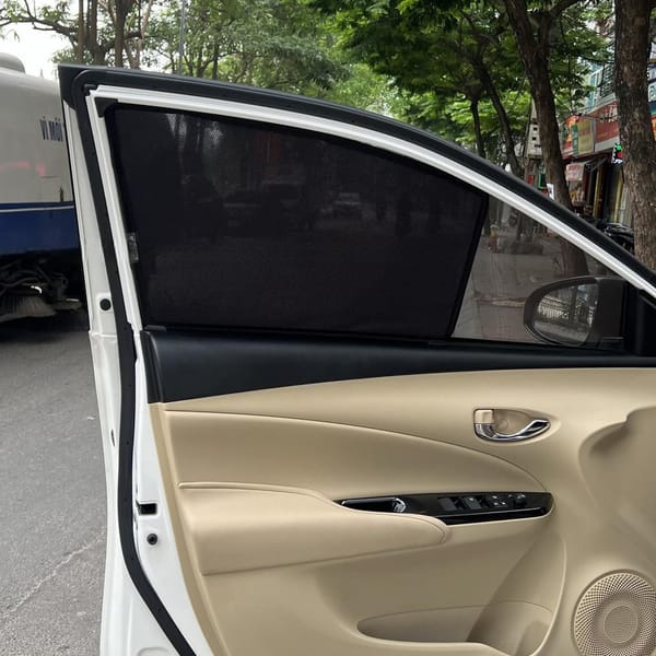 TOYOTA YARIS 2019-2022 custom-fit car window sun shades — photo 2