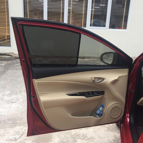 TOYOTA YARIS 2019-2022 custom-fit car window sun shades — photo 4