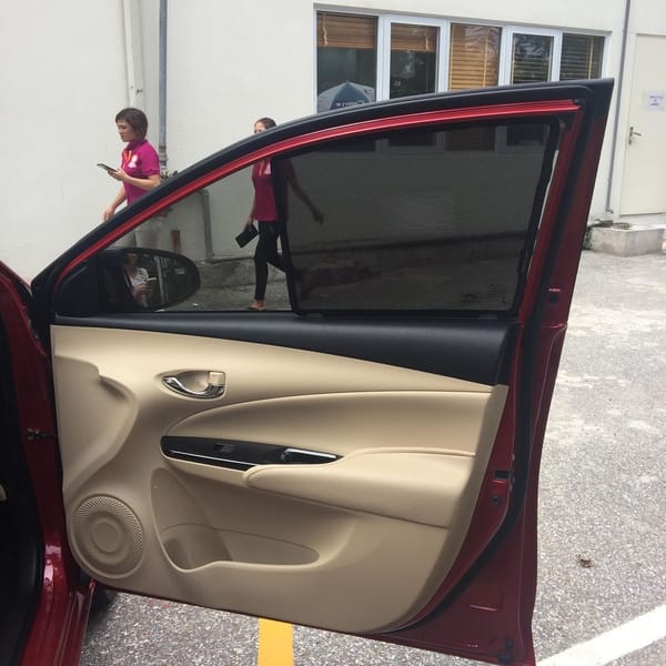 TOYOTA YARIS 2019-2022 custom-fit car window sun shades — photo 5