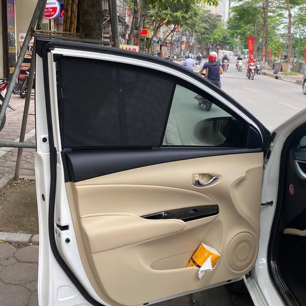 TOYOTA YARIS 2019-2022 custom-fit car window sun shades — photo 7