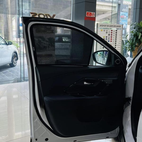 TOYOTA YARIS CROSS 2023-2025 custom-fit car window sun shades — photo 2