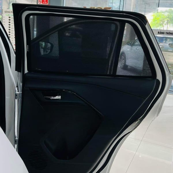 TOYOTA YARIS CROSS 2023-2025 custom-fit car window sun shades — photo 3