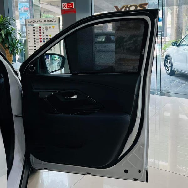 TOYOTA YARIS CROSS 2023-2025 custom-fit car window sun shades — photo 4